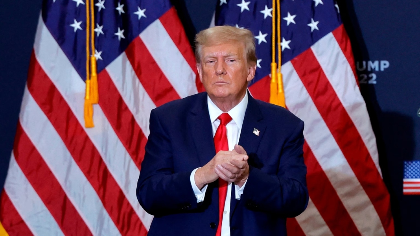 Ο Τραμπ έκανε το τραπέζι σε επιχειρηματίες και έβγαλε… 50 εκατομμύρια δολάρια