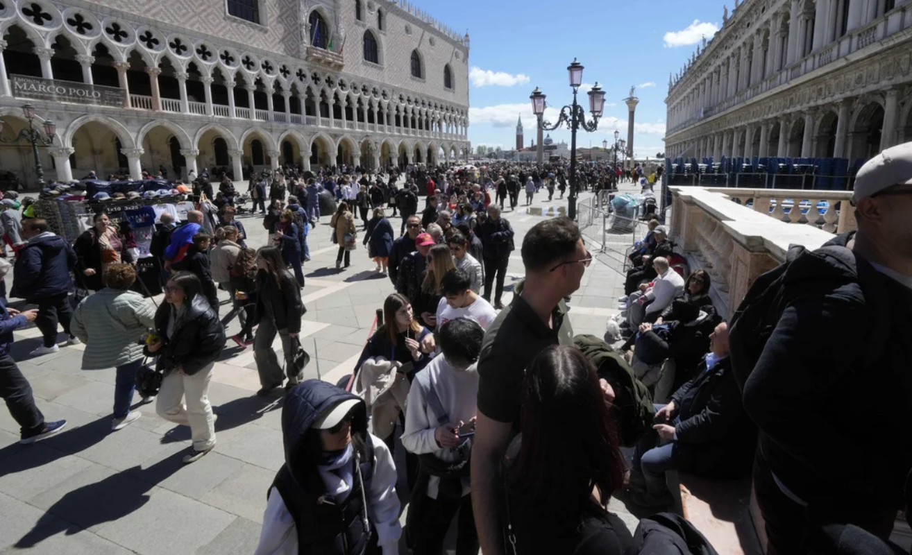 Βενετία: Τι έγινε την πρώτη ημέρα εφαρμογής του εισιτηρίου των 5 ευρώ για είσοδο