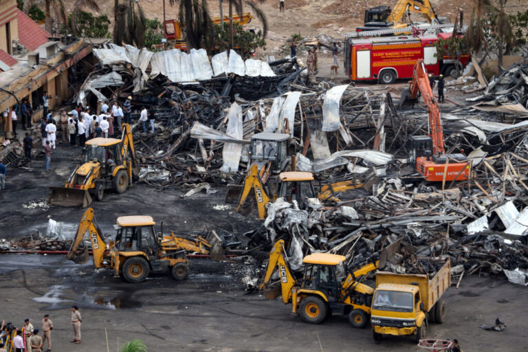 Τους 27 έφτασε ο αριθμός των θυμάτων σε χώρο ψυχαγωγίας στη δυτική Ινδία