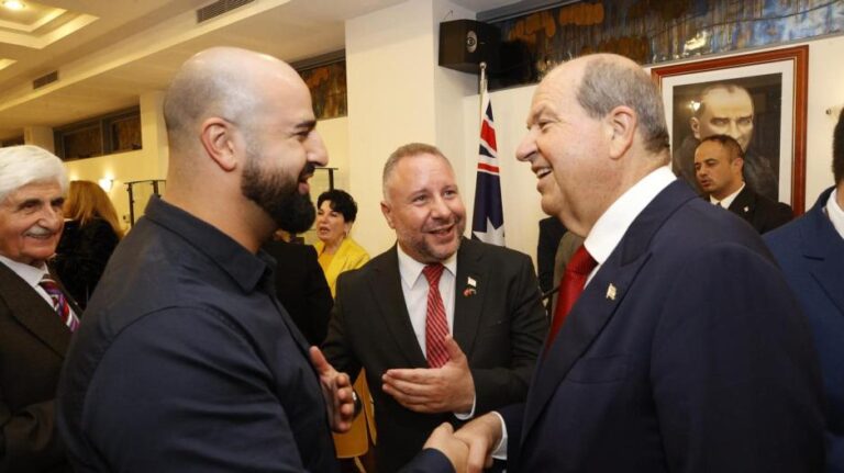 Στην Αυστραλία ο Τατάρ: Κάνει έκκληση για επενδύσεις στα κατεχόμενα