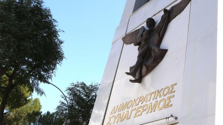 «Πυροβολεί» το ΑΚΕΛ ο ΔΗΣΥ: «Καταφεύγει στα ψέματα και στη διαστρέβλωση»