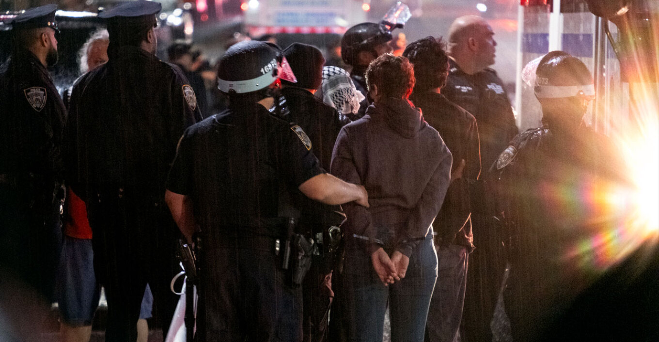 ΗΠΑ: Χειροπέδες σε 2.100 διαδηλωτές στα πανεπιστήμια