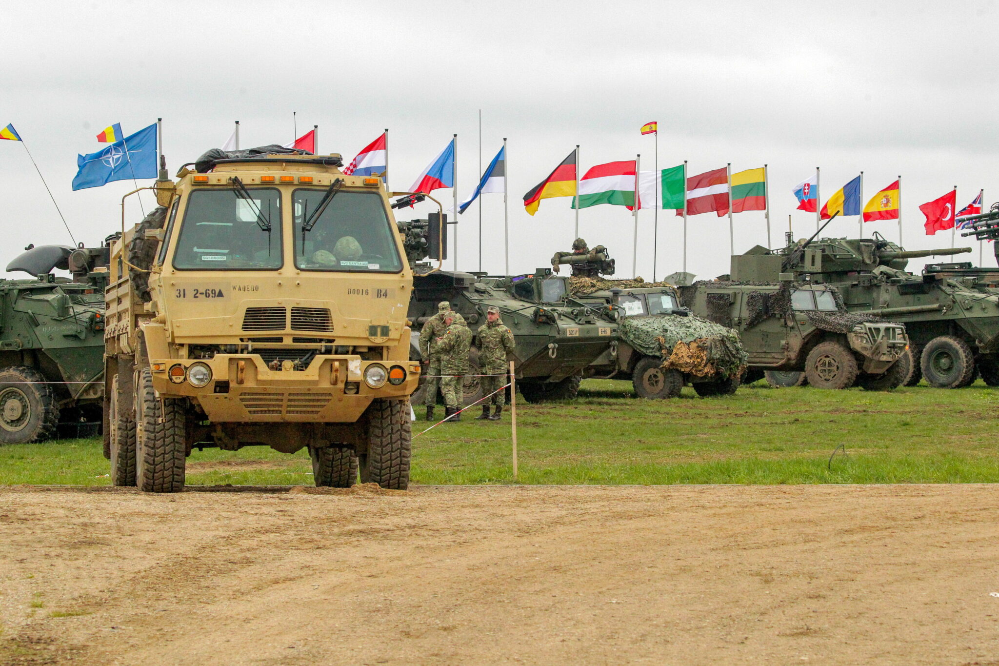 Ρωσικό υβριδικό πόλεμο σε κράτη–μέλη διαβλέπει το ΝΑΤΟ