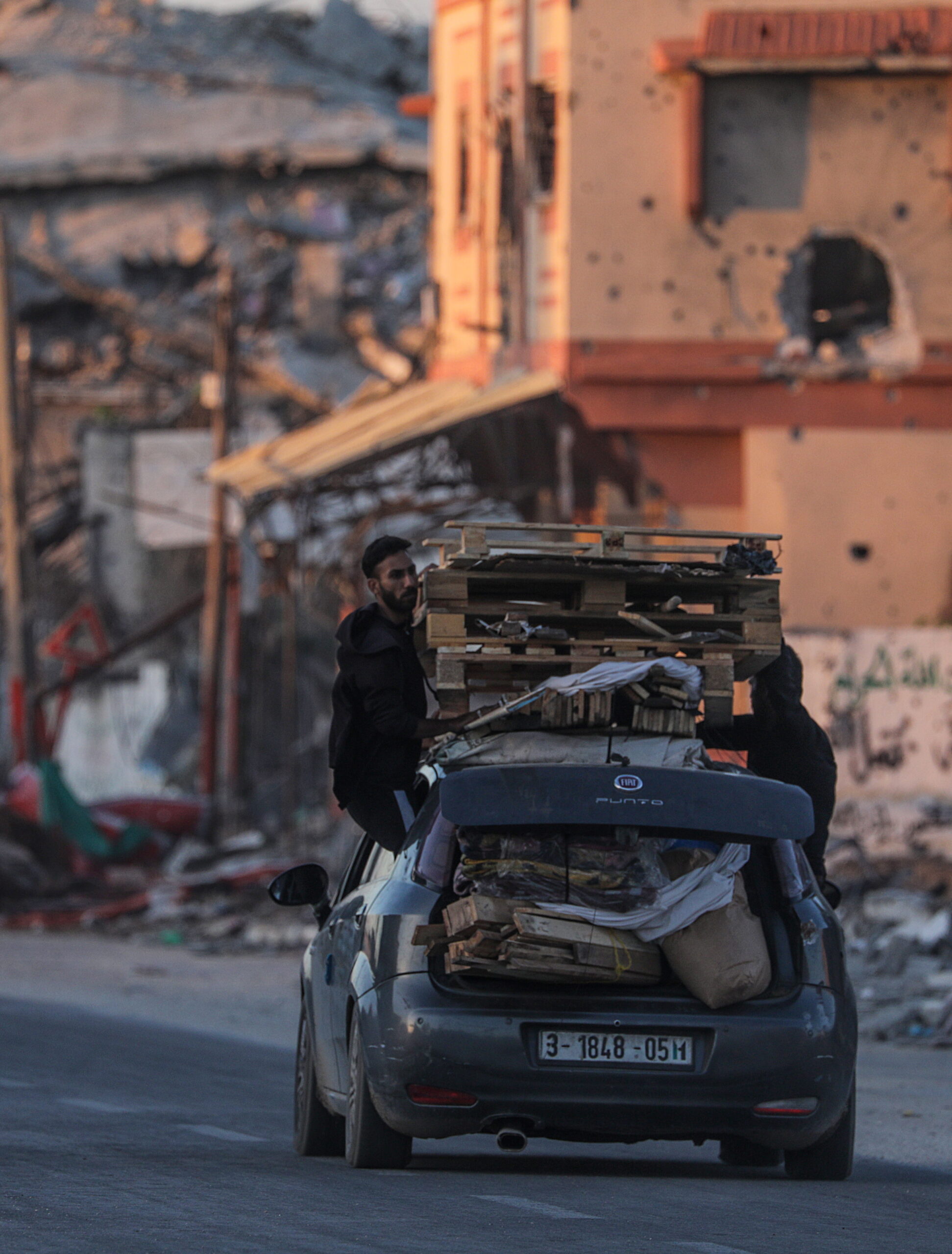 Φεύγουν άρον άρον από τη Ράφα οι Παλαιστίνιοι, κτυπούν οι Ισραηλινοί (ΦΩΤΟ)