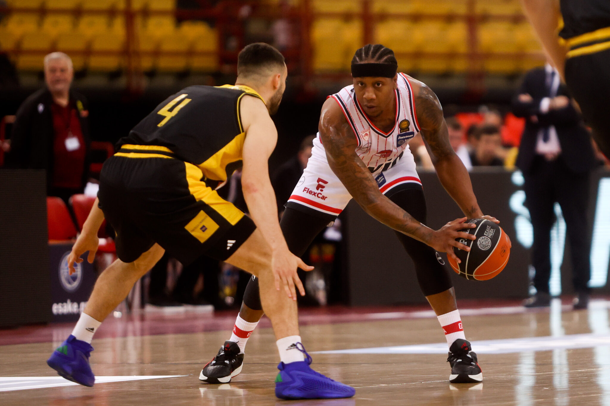 «Γκάζωσε» στο δεύτερο ημίχρονο και πήρε προβάδισμα επί της ΑΕΚ ο Ολυμπιακός