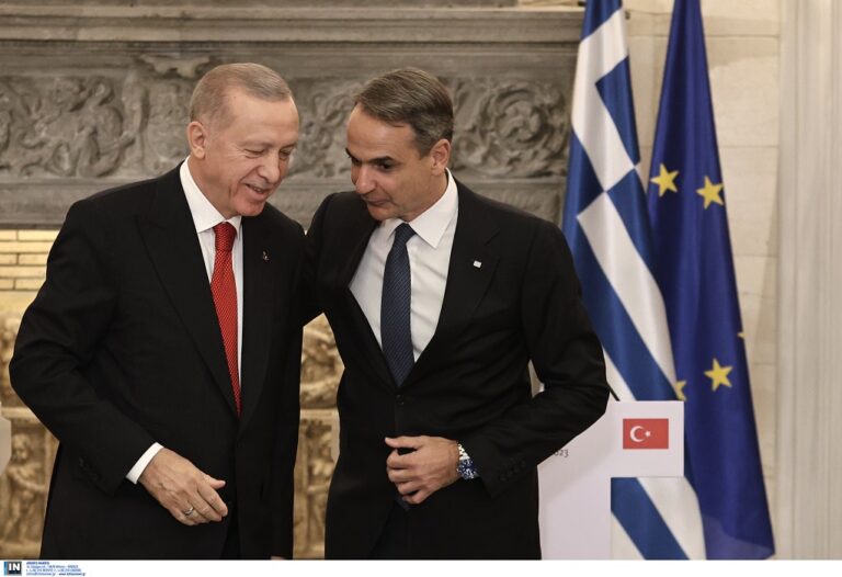 Τα βλέμματα στραμμένα στη σημερινή συνάντηση Μητσοτάκη – Ερντογάν
