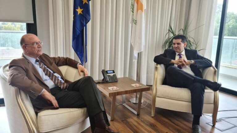 Στα «χαρακώματα» για το Ινστιτούτο Καρκίνου Υπ. Οικονομικών και Υγείας