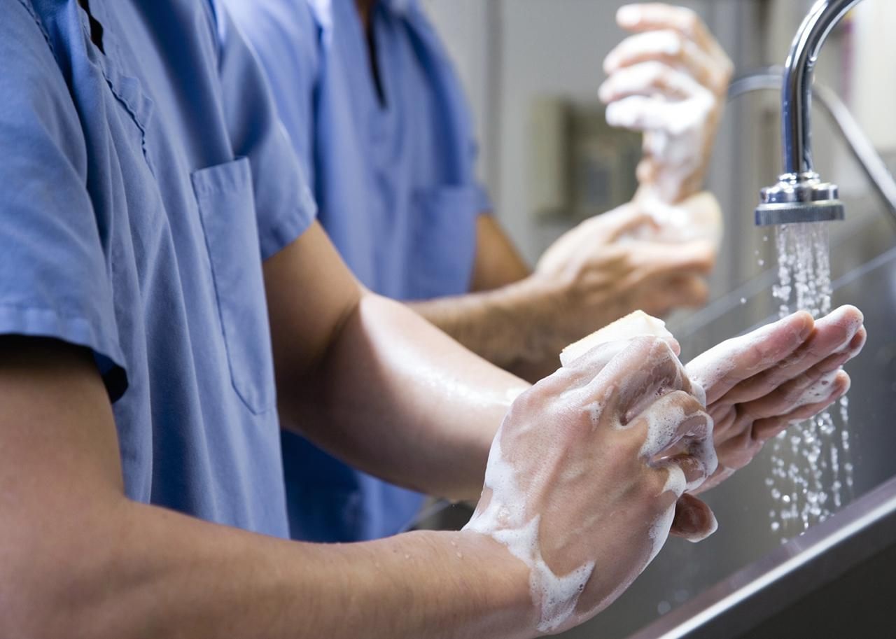 Δεν τηρεί το «πλένουμε συχνά τα χέρια» το 70% του προσωπικού των νοσοκομείων