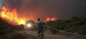 Ομολόγησε ο εμπρηστής που έβαλε φωτιά στην Αραδίππου, γιατί το έκανε;