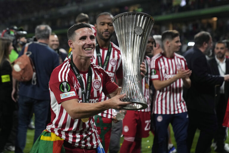 «Σε κάθε παιδί στην Ελλάδα, είστε τυχεροί που είστε οπαδοί του Ολυμπιακού»