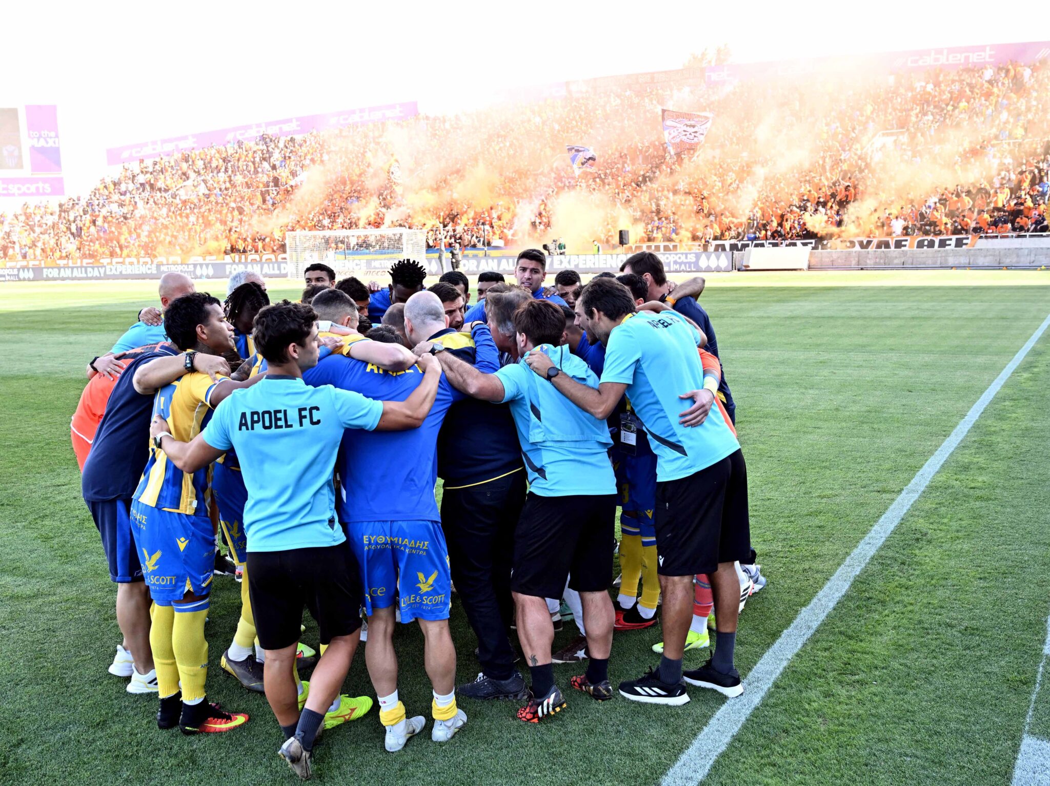 Σε πρώτο πλάνο η… επίθεση στον ΑΠΟΕΛ