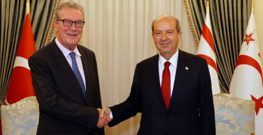 Να συζητηθούν νέες ιδέες στο Κυπριακό, είπε ο Ντάουνερ αφού είδε τον Τατάρ