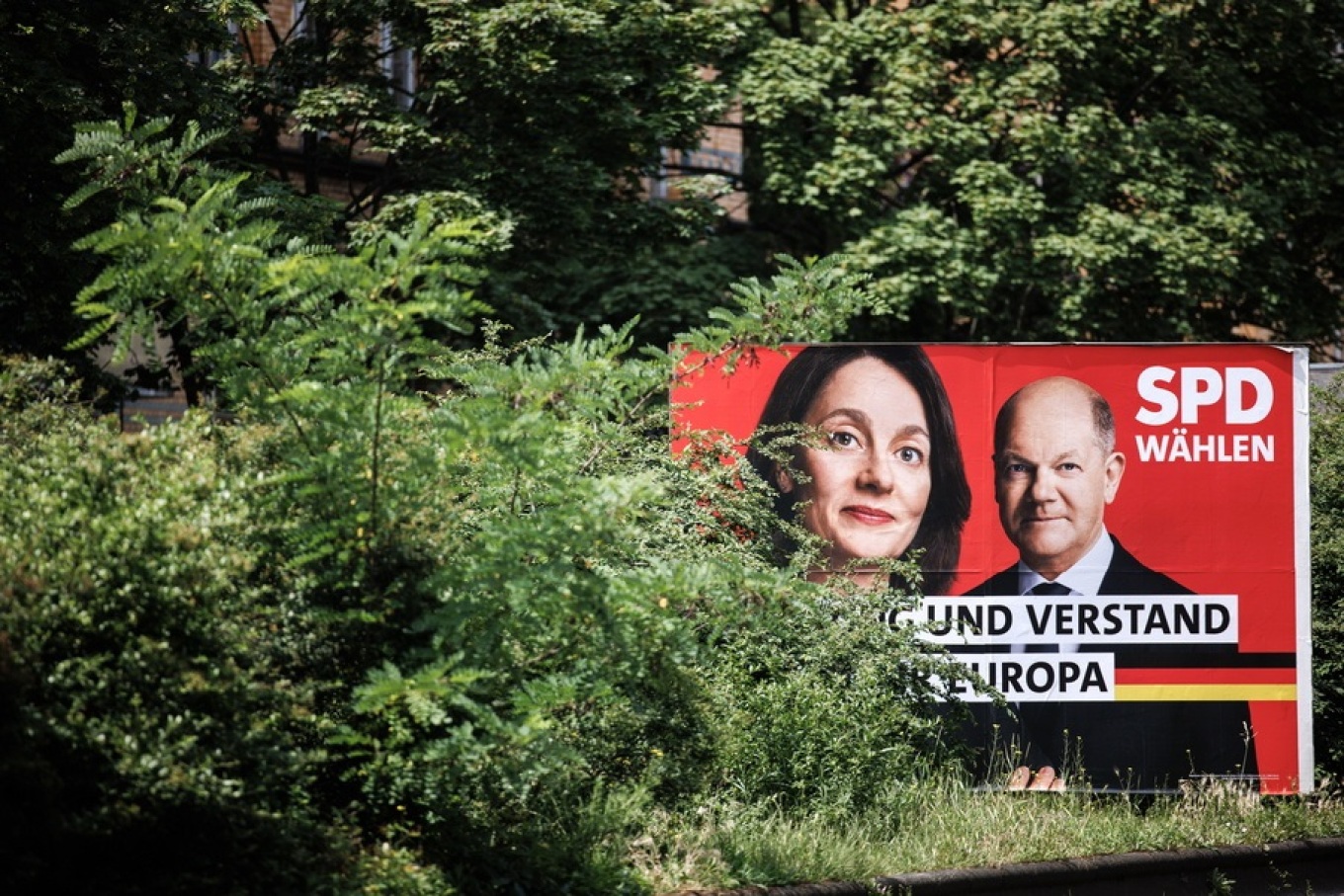 Γερμανία: Η μάχη της δεύτερης θέσης και η ανησυχία για το μεταναστευτικό