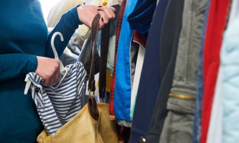 Έκλεβε ρούχα από το κατάστημα στο οποίο εργαζόταν