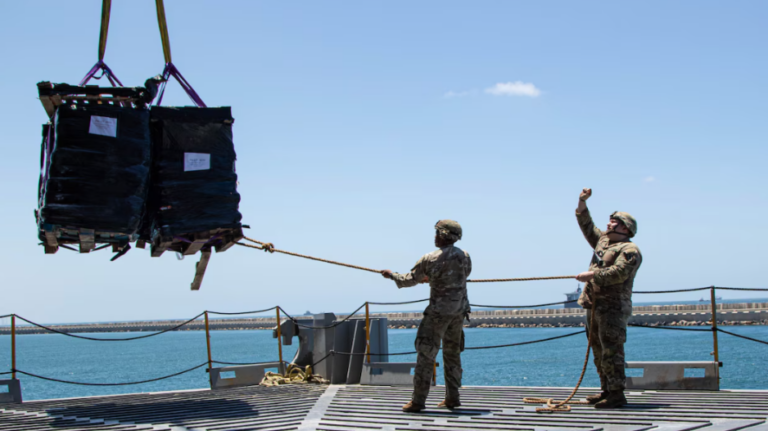 Γάζα: Φορτώνεται στα πλοία η ανθρωπιστική βοήθεια που συγκεντρώνεται στην Κύπρο