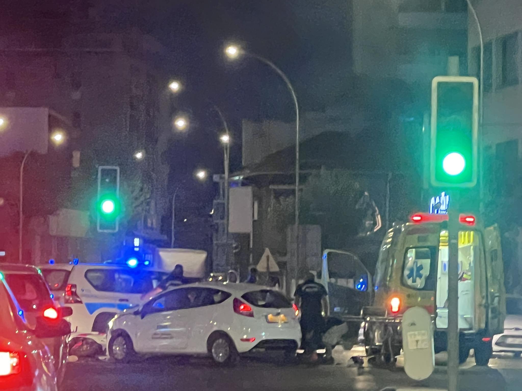 ΦΩΤΟ: Όχημα συγκρούστηκε με μοτοσυκλέτα στο κέντρο της Λευκωσίας