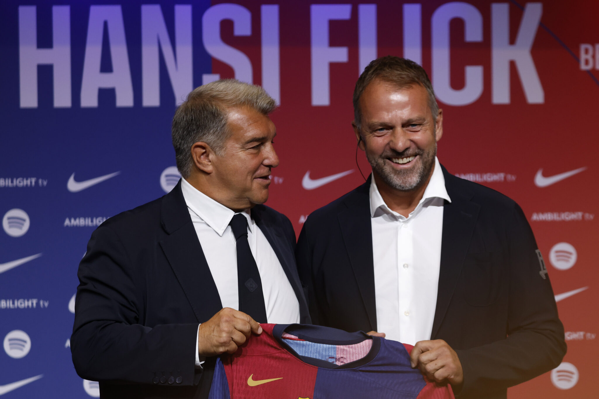 Φλικ: «Δεν είμαι μακριά από την ιδέα του παιχνιδιού της Μπαρσελόνα»