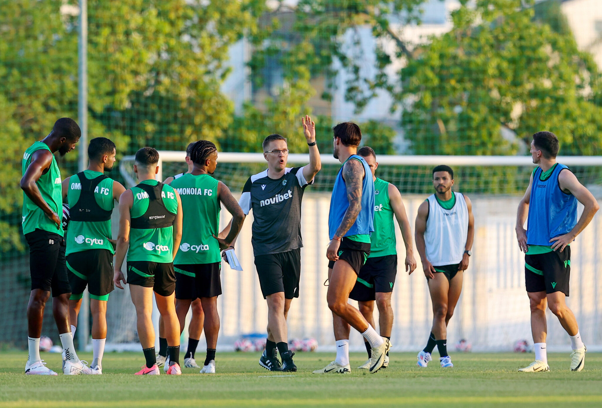 Με Ελάντερ και χωρίς Λοΐζου η Ομόνοια στο φιλικό με την ΑΕΚ Αθηνών