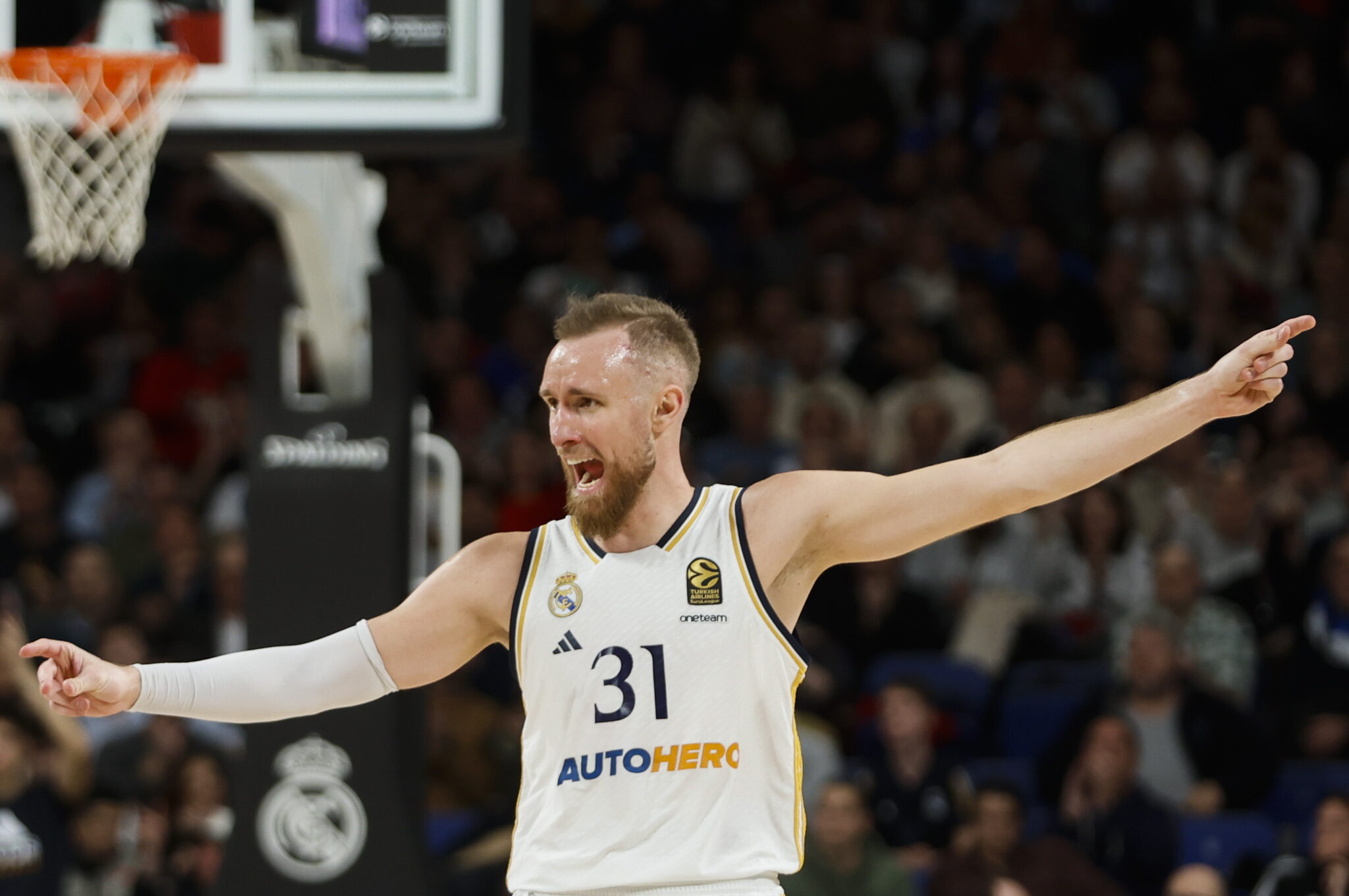 Παραμένει στη Ρεάλ Μαδρίτης μέχρι το 2025 ο Μούσα