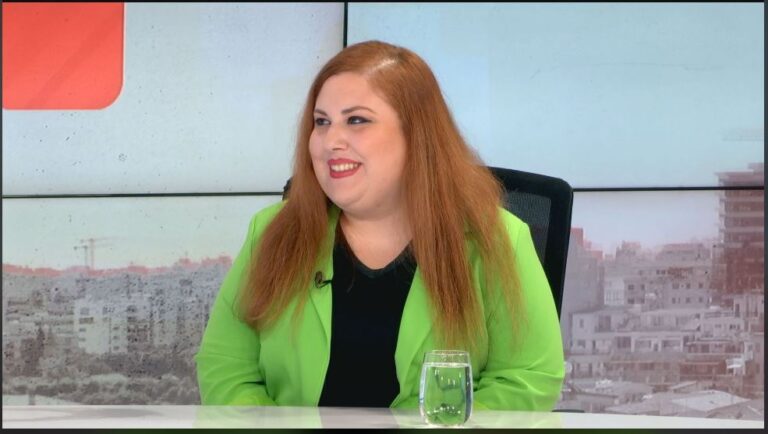 ΒΙΝΤΕΟ: Η Μαρία έχει δώδεκα πτυχία πανεπιστημίου και πάει για το δέκατο τρίτο!