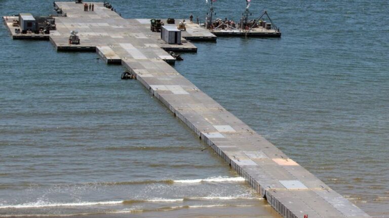 Γκότσης: Άνω των 8.600 τόνων βοήθειας στη Γάζα μέσω προβλήτας από τον Μάιο