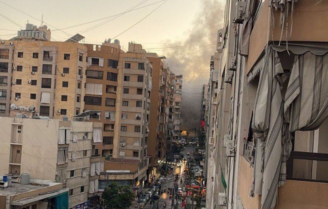 ΒΙΝΤΕΟ / ΦΩΤΟ: Ισχυρές εκρήξεις στη Βηρυτό, αναφορές για ισρηλινή επιδρομή