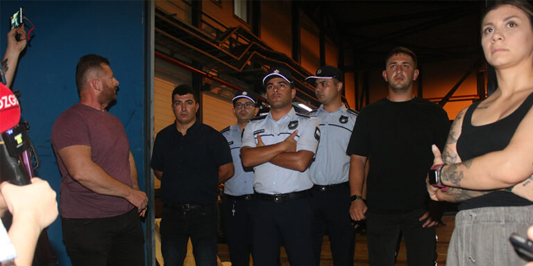 Κακός χαμός στα κατεχόμενα με επεισόδια και επίθεση στον "πρωθυπουργό" (ΦΩΤΟ)