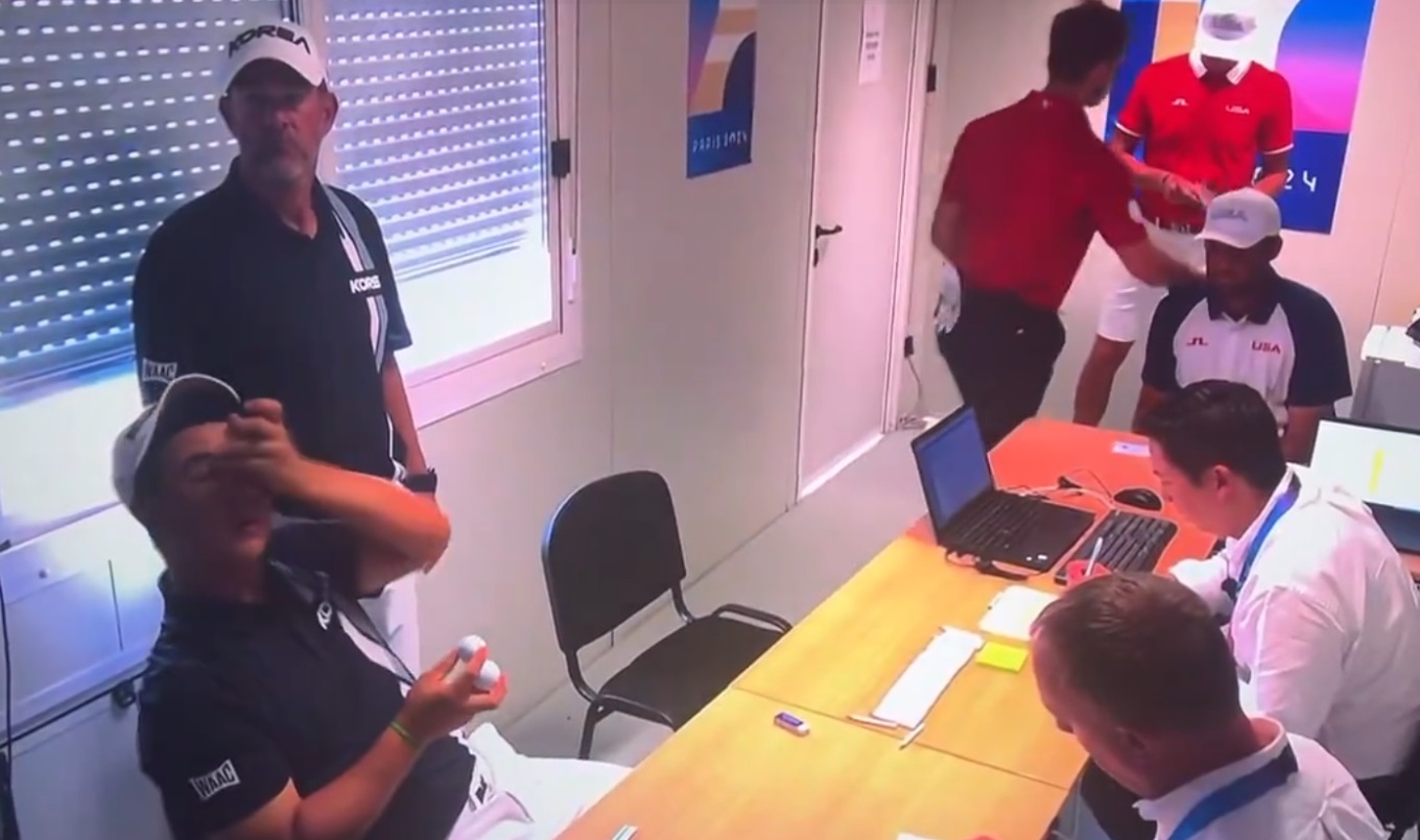 Έχασε το μετάλλιο, πρέπει να πάει αναγκαστικά στρατό και έβαλε τα κλάματα