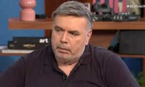 Ο Μανώλης Λιδάκης εκτάκτως στο νοσοκομείο: "Θα κερδίσει κι αυτή την μάχη"