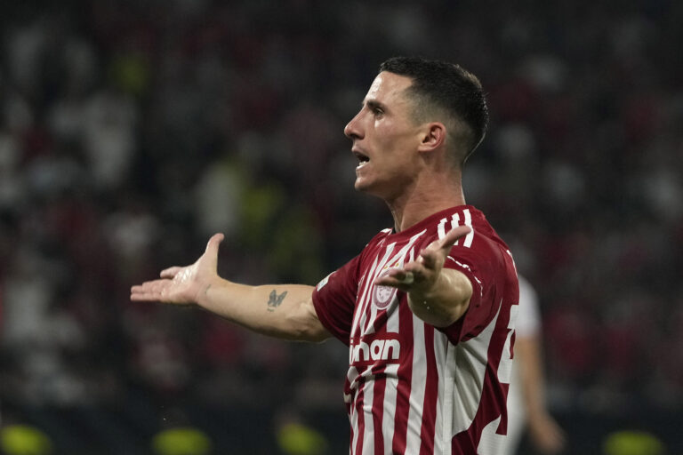 Πρέσινγκ του Ολυμπιακού για Ποντένσε και Κάρμο