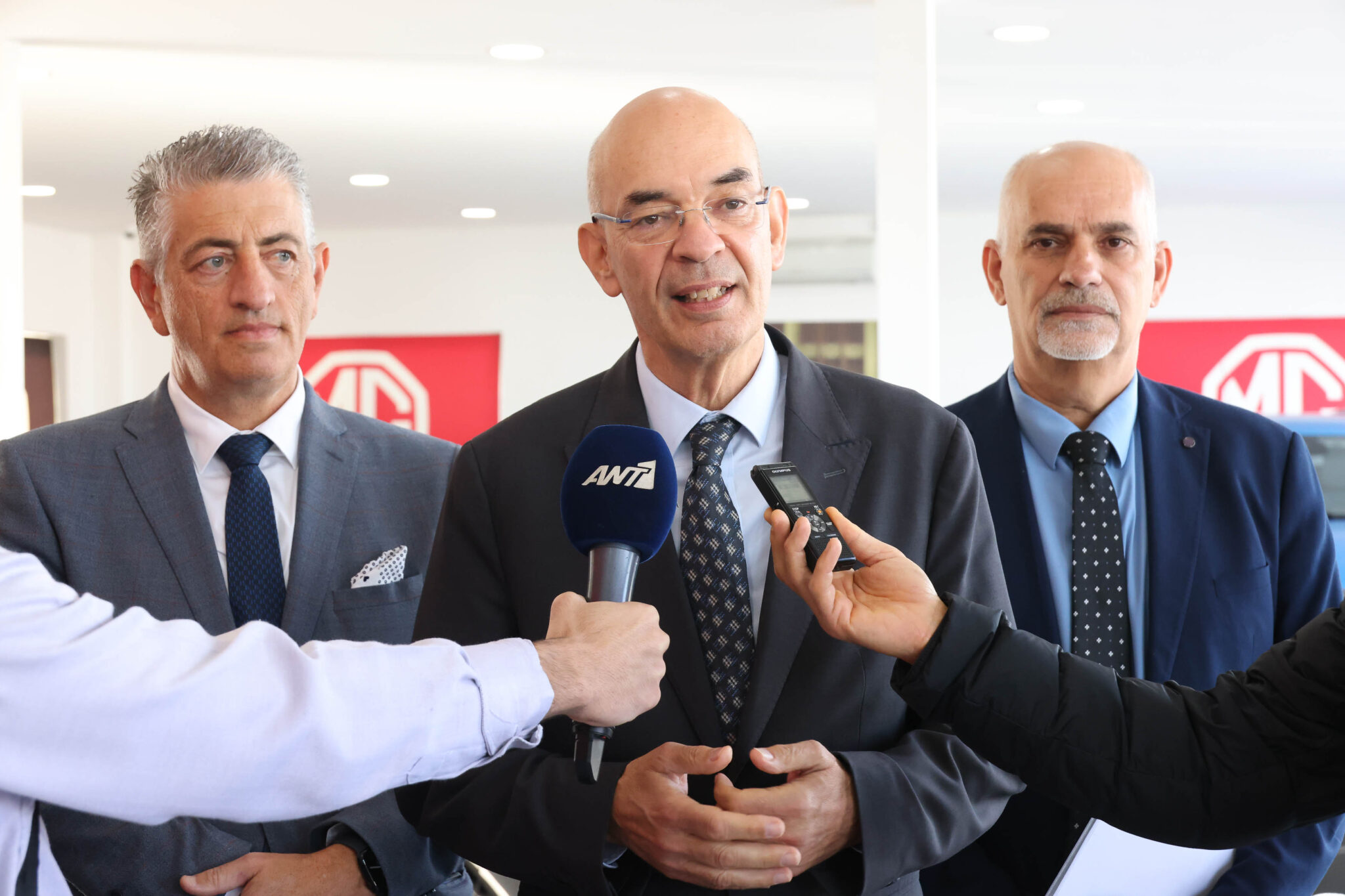 Βαφεάδης για Μέση Ανατολή: Παρακολουθούμε και είναι «όλοι επί ποδός»