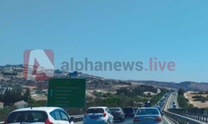 ΦΩΤΟ: Κυκλοφοριακό κομφούζιο στον αυτοκινητόδρομο λόγω τροχαίου