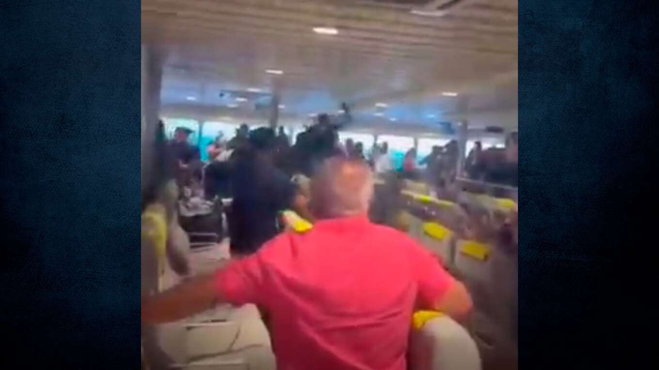 ΒΙΝΤΕΟ: Άγρια συμπλοκή σε πλοίο με προορισμό τη Ραφήνα, μαρτυρίες ότι βγήκε όπλο