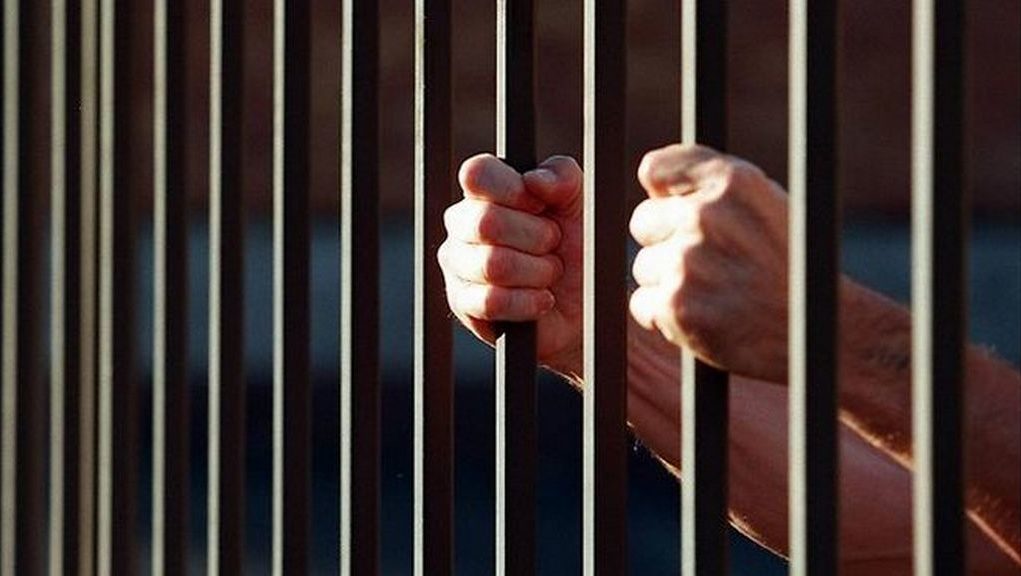&Pi;&omicron;&iota;&nu;έ&sigmaf; &phi;&upsilon;&lambda;ά&kappa;&iota;&sigma;&eta;&sigmaf; &sigma;&epsilon; &delta;ύ&omicron; &pi;&rho;ό&sigma;&omega;&pi;&alpha; &gamma;&iota;&alpha; 20 &delta;&iota;&alpha;&rho;&rho;ή&xi;&epsilon;&iota;&sigmaf; &mu;&epsilon; &lambda;&epsilon;ί&alpha; &euro;865.000