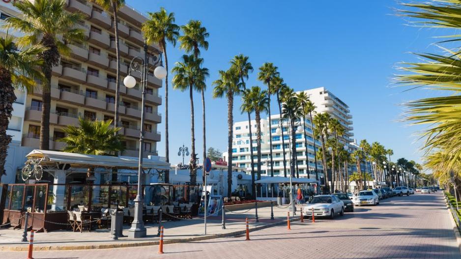 &Kappa;&lambda;&epsilon;ί&nu;&epsilon;&iota; &lambda;&omega;&rho;ί&delta;&alpha; &sigma;&epsilon; &kappa;&epsilon;&nu;&tau;&rho;&iota;&kappa;ή &lambda;&epsilon;&omega;&phi;ό&rho;&omicron; &tau;&eta;&sigmaf; &Lambda;ά&rho;&nu;&alpha;&kappa;&alpha;&sigmaf; &gamma;&iota;&alpha; &delta;ύ&omicron; &mu;ή&nu;&epsilon;&sigmaf; &lambda;ό&gamma;&omega; έ&rho;&gamma;&omega;&nu;