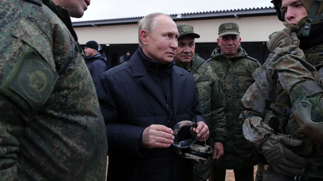 Aνάλυση Guardian: Έχει ο Πούτιν δύναμη να απαντήσει στην εισβολή της Ουκρανίας;