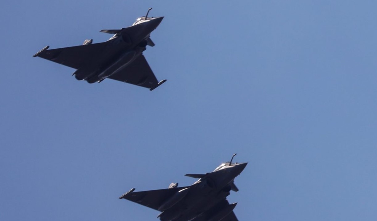 Σύγκρουση δύο Rafale στη Γαλλία: Σώος ο ένας πιλότος, αναζητούνται δύο ακόμη