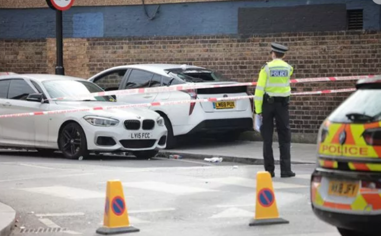 Σε κώμα με κίνδυνο να χάσει ένα πόδι η 32χρονη που μαχαιρώθηκε στο Νότινγκ Χιλ