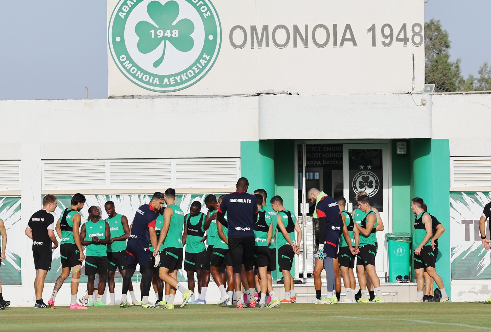 Χωρίς εκπλήξεις η αποστολή της Ομόνοιας για τον πρώτο αγώνα με τη Ζίρε