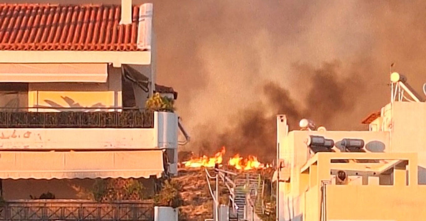 Συνέλαβαν δύο μαθητές Γυμνασίου για τη φωτιά στην Τερψιθέα