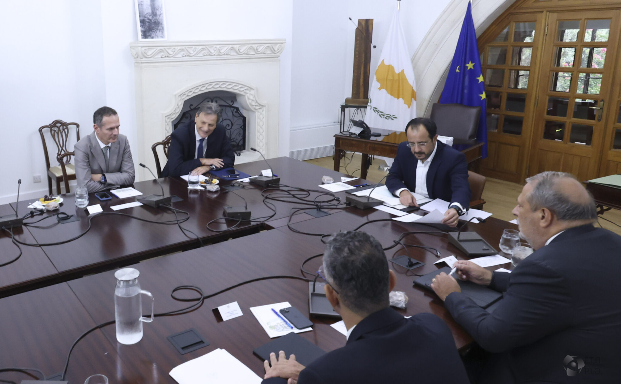 «Επικοδομητική η συζήτηση» το σχόλιο του ΠτΔ για την κρίσιμη σύσκεψη για τον GSI