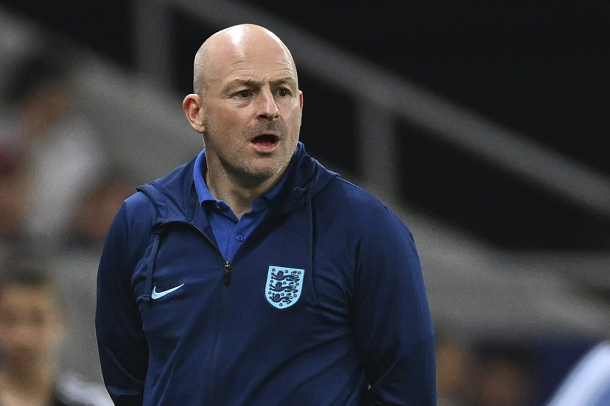 Αποθέωση στον Κάρσλι από τους Άγγλους, μετά την Ιρλανδία