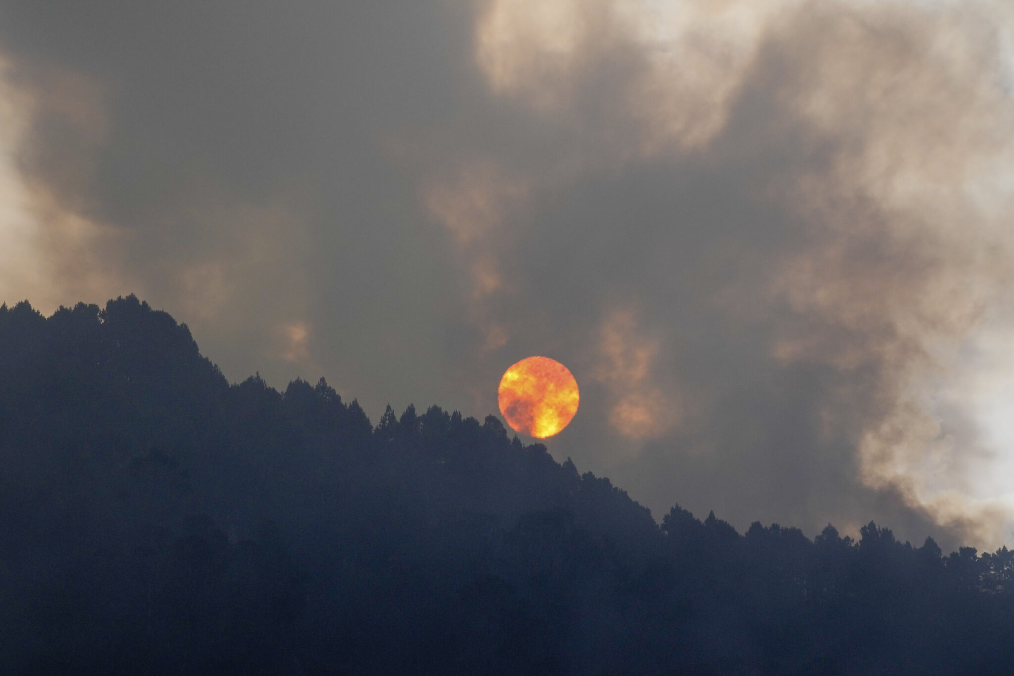 Κόλαση πυρός στην Κολομβία: Έγιναν αποκαΐδια σχεδόν 110.000 στρέμματα γης