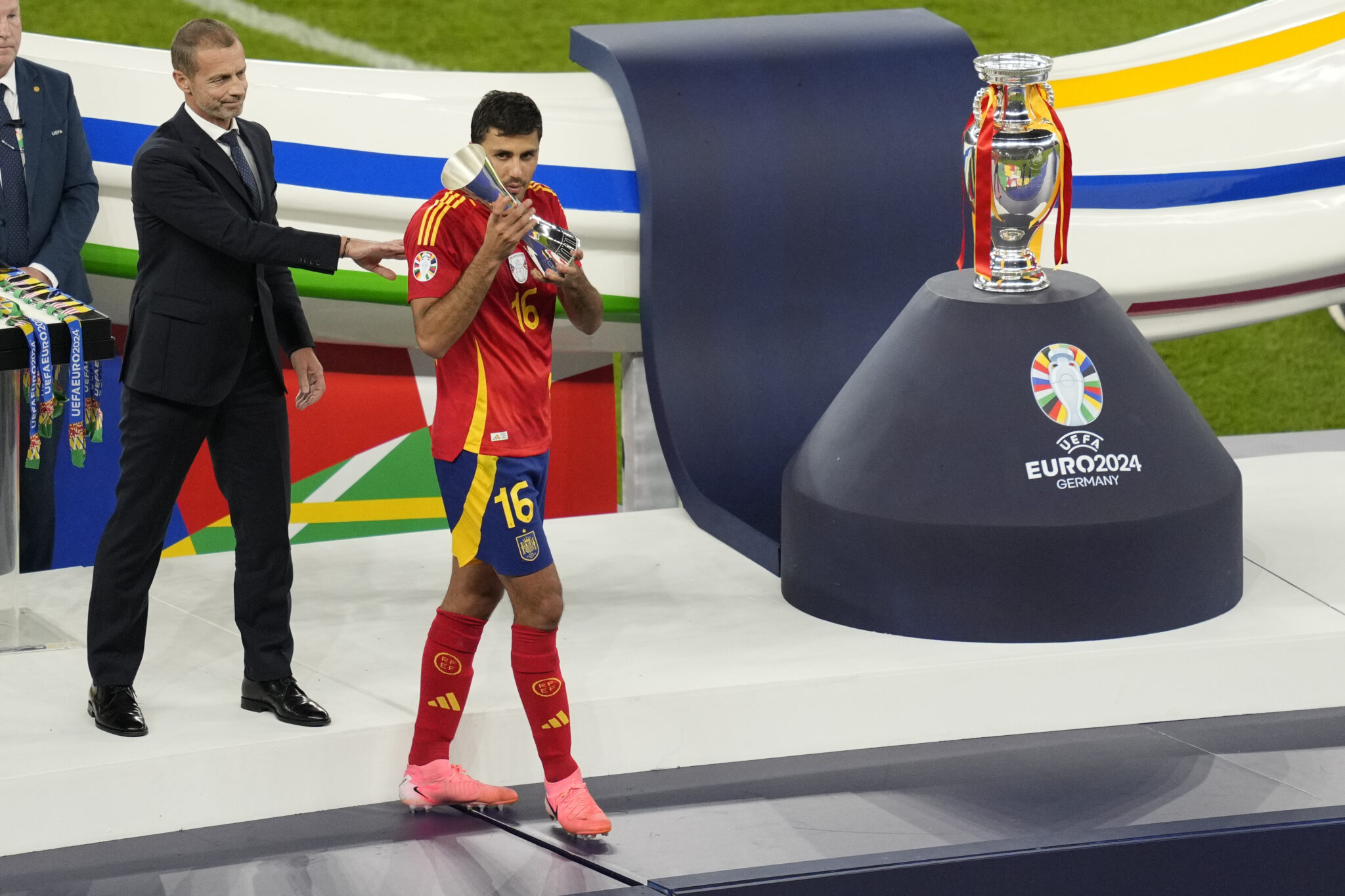 Ο Ρόδρι προειδοποίησε την UEFA: «Είμαστε πολύ κοντά σε απεργία»