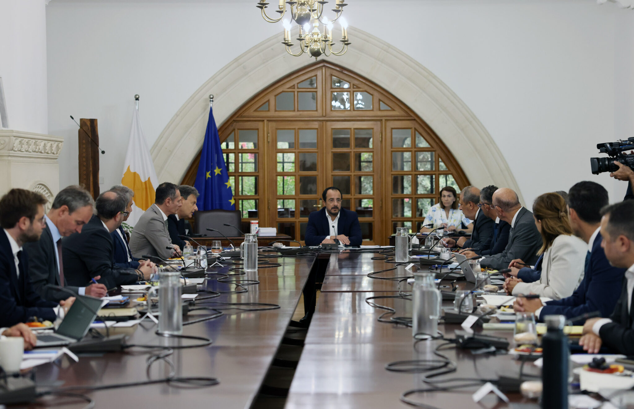 «Σκληρό πόκερ» στο Προεδρικό χωρίς συμφωνία για τον Great Sea Interconnector