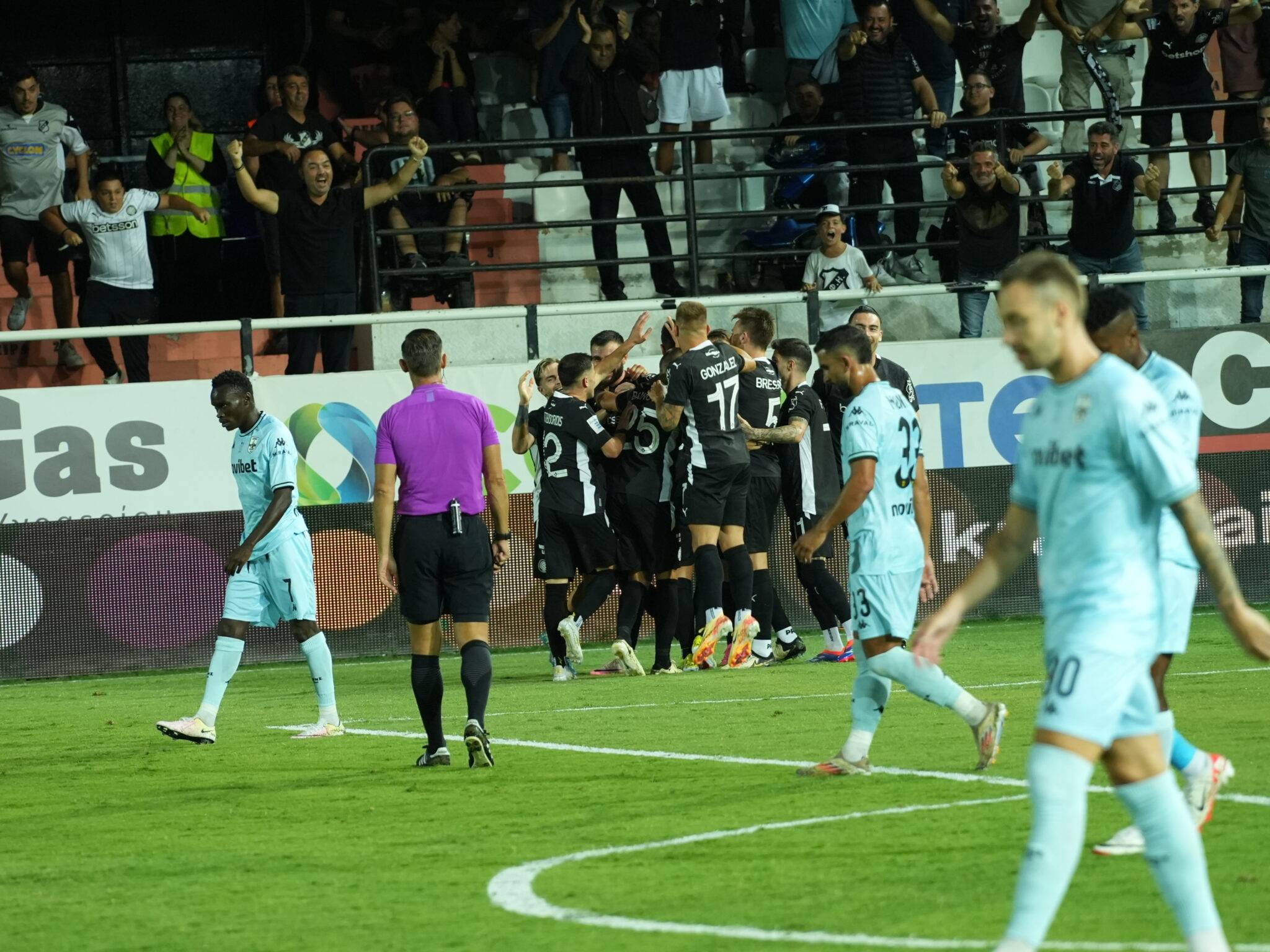 Νέα… τριπλή μπαλωθιά του ΟΦΗ, καθάρισε τον Άρη και ανεβαίνει