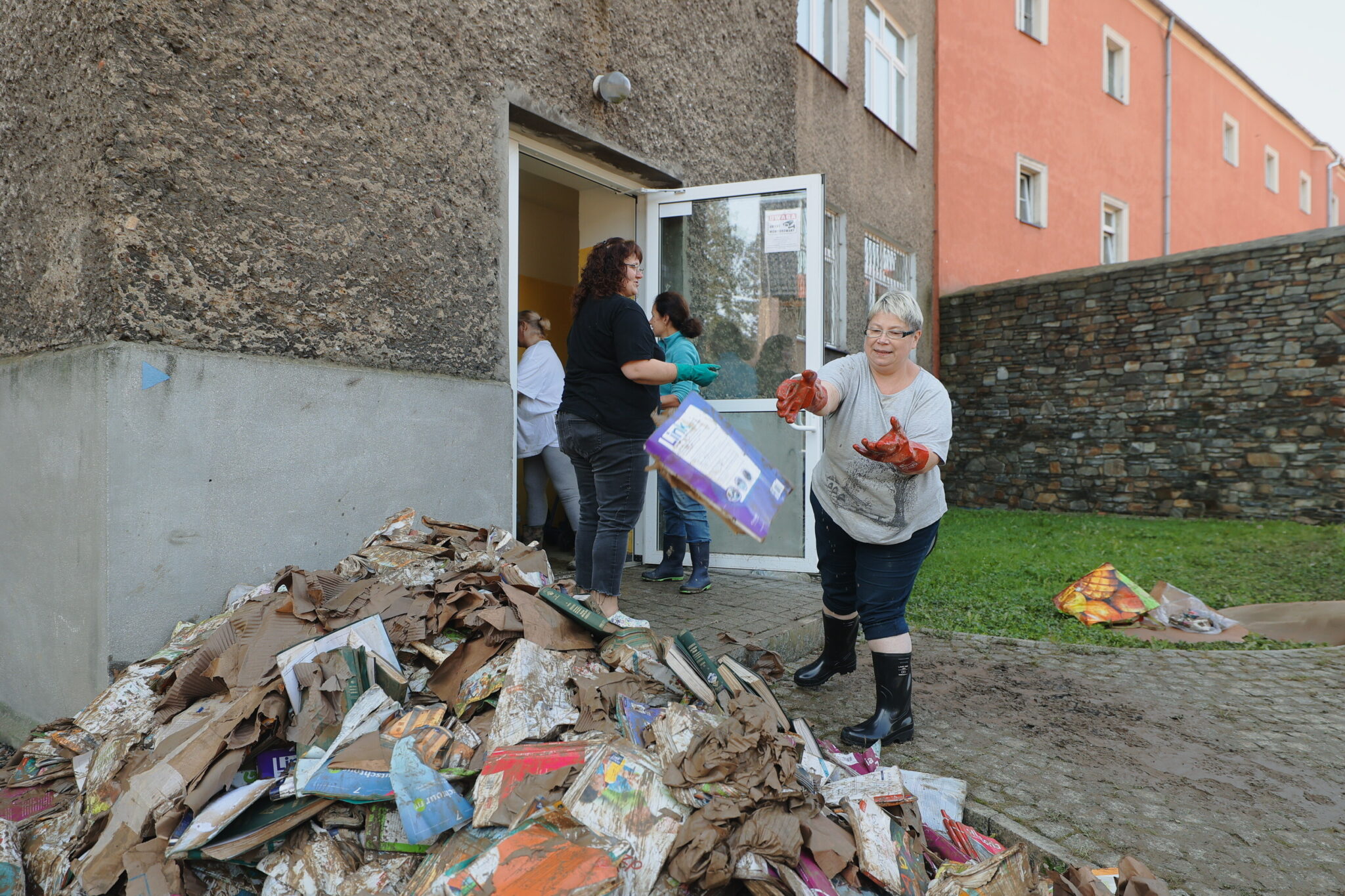Μακραίνει η μακάβρια λίστα των θυμάτων της καταιγίδας Boris