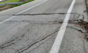 Οδηγοί προσοχή! Καθίζηση οδοστρώματος σε δρόμο της Πάφου, δείτε σε ποιο σημείο