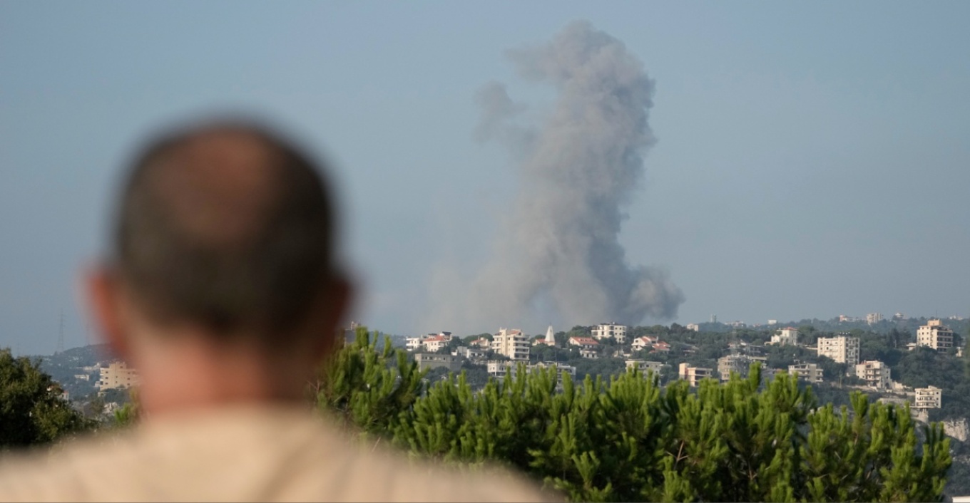 Εκκλήσεις για αποκλιμάκωση στο Λίβανο, το Ισραήλ ετοιμάζεται για χερσαία εισβολή
