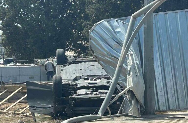 Αναποδογυρίστηκε όχημα στη Λευκωσία, στο νοσοκομείο η οδηγός